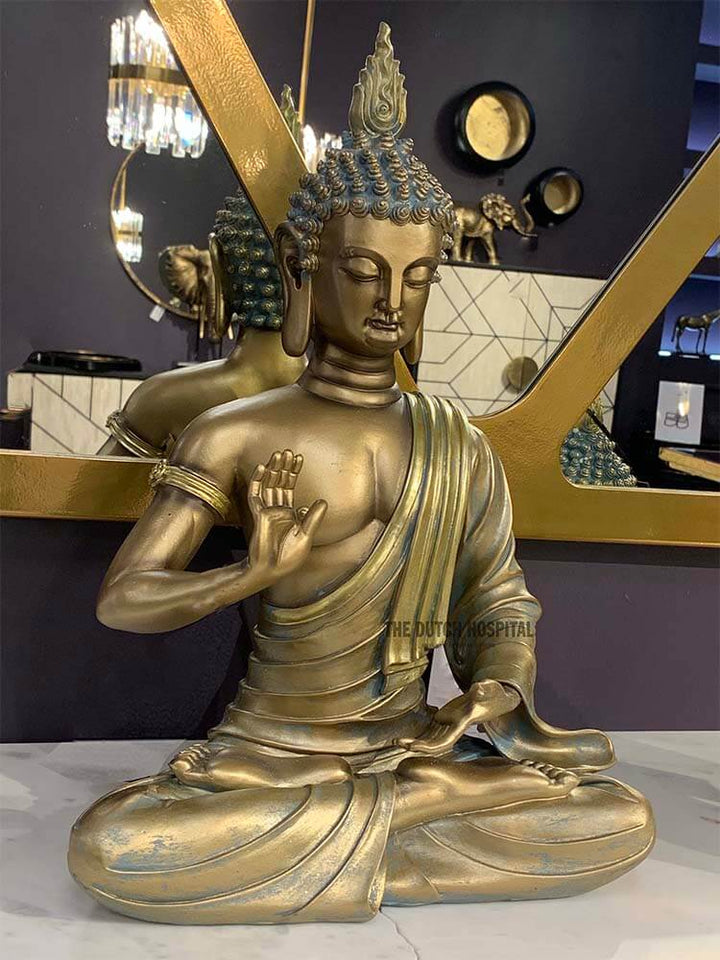 Gold Buddha statue Thailand style design