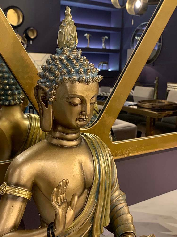 Gold Buddha statue Thailand style
