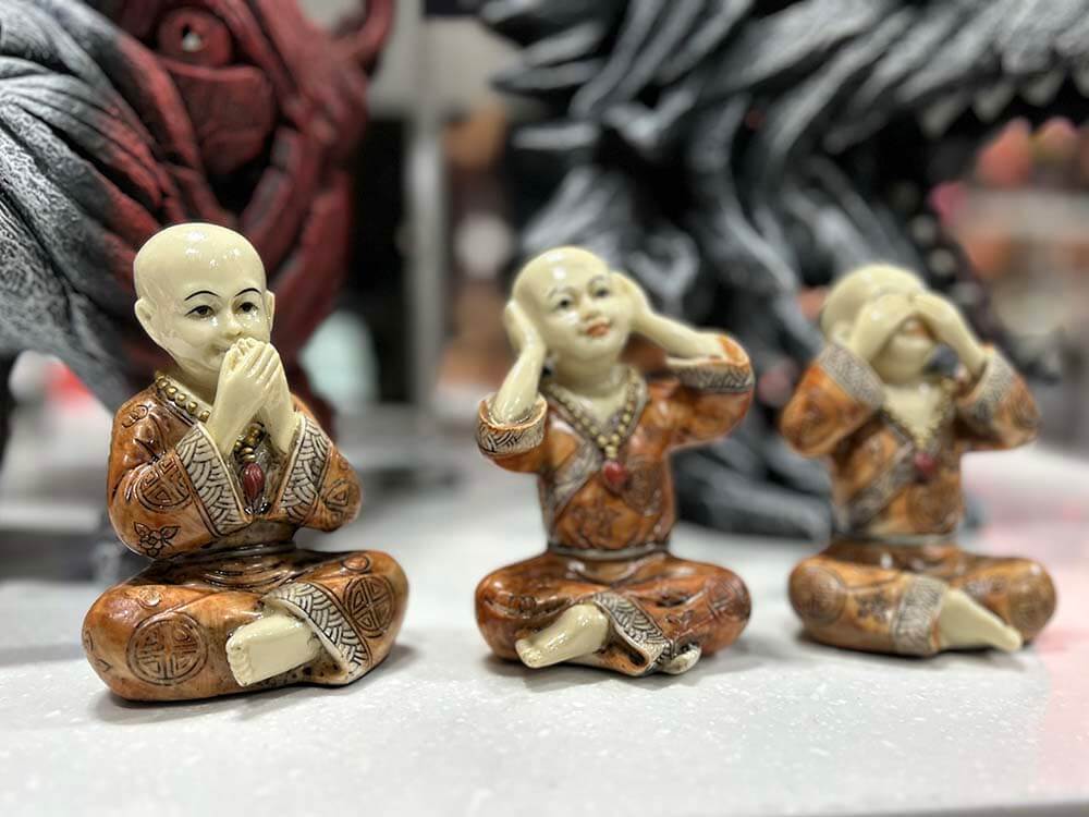 ceramic monks set of 3, Three wise monks figurines - sitting