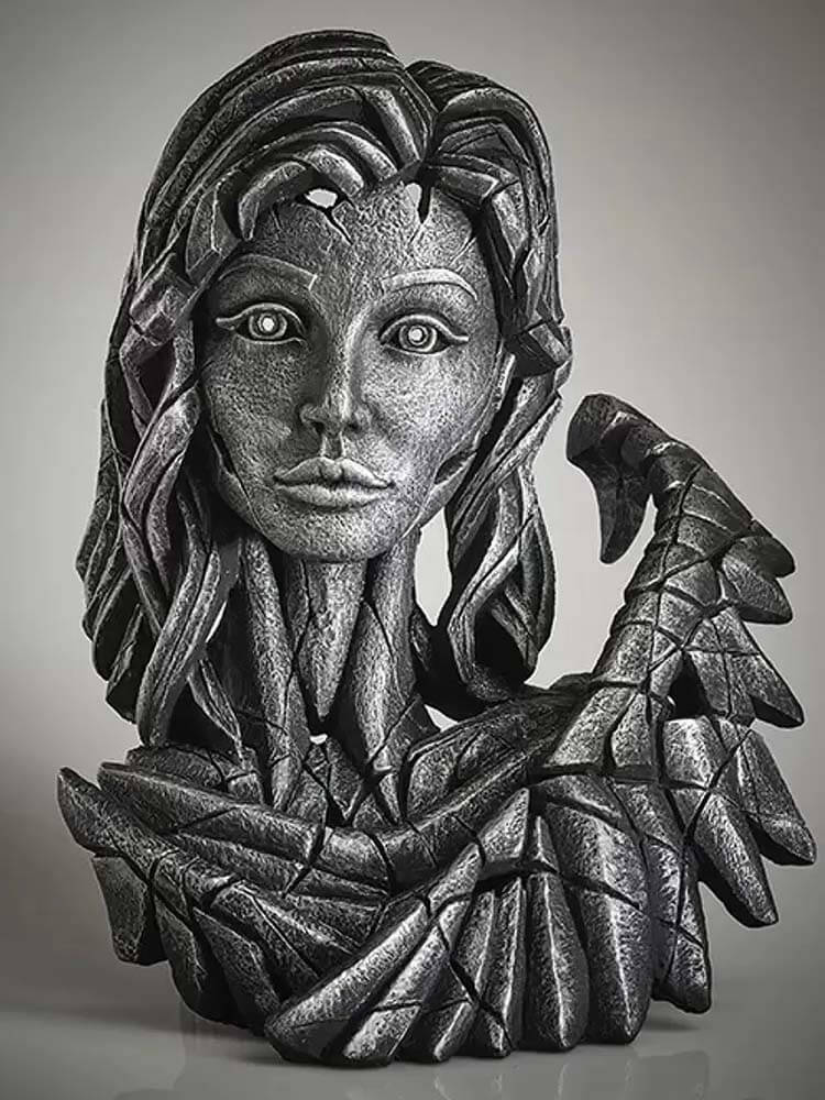 FIGURINES & SCULPTURES