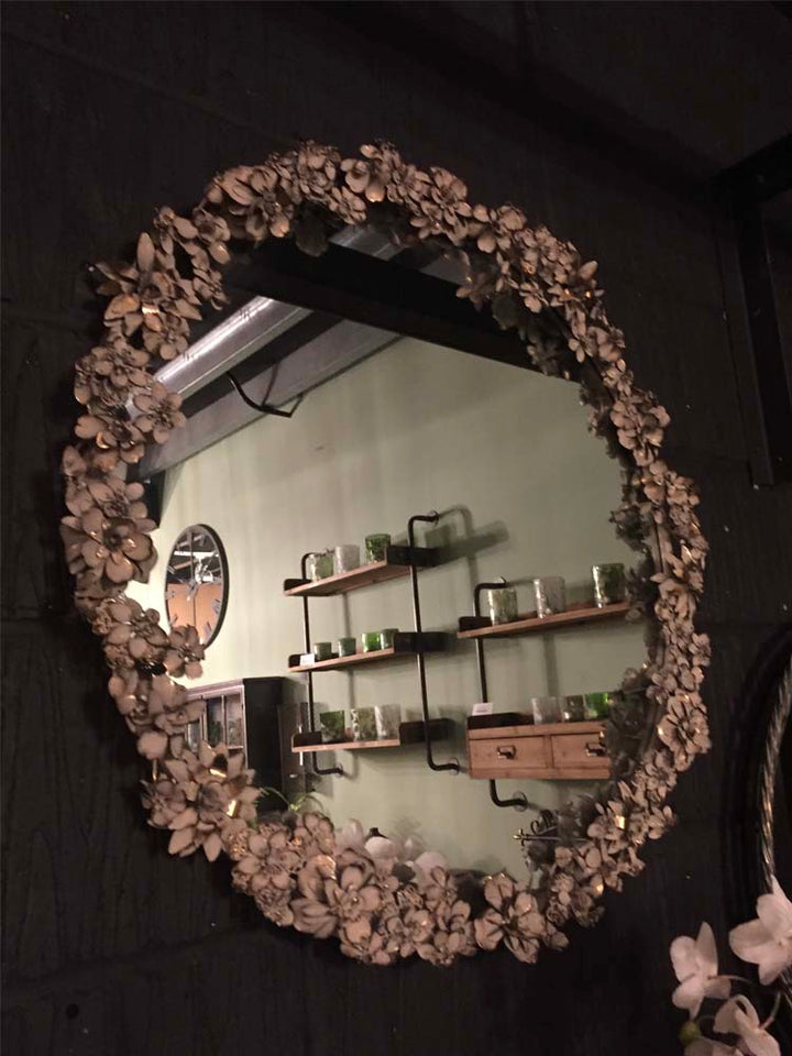 Round Floral Mirror made of Iron