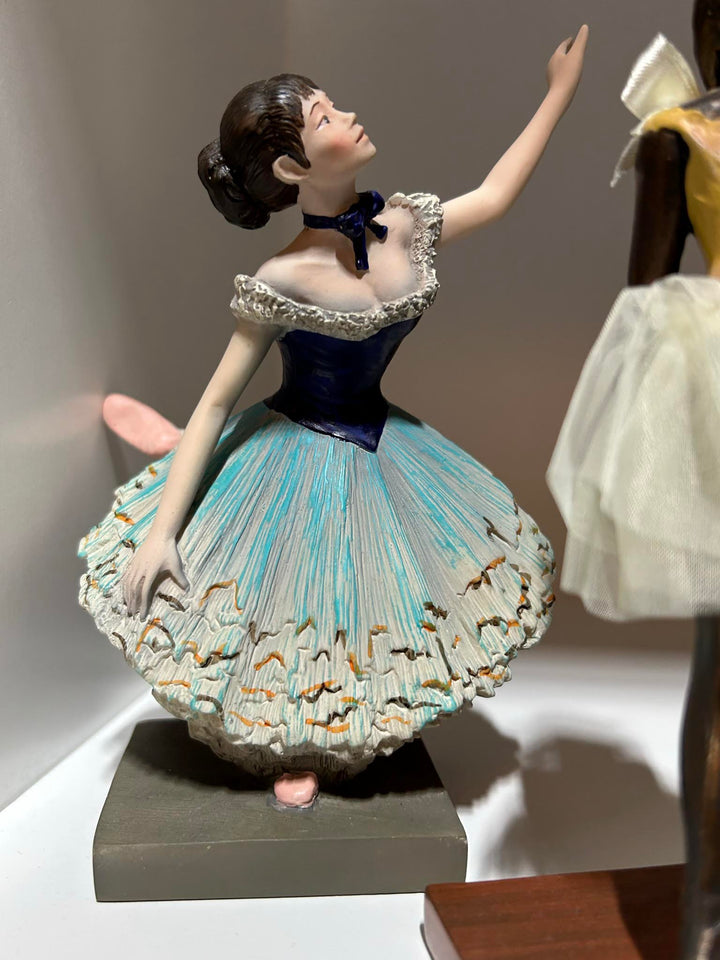 Green ballet dancer dress statues 