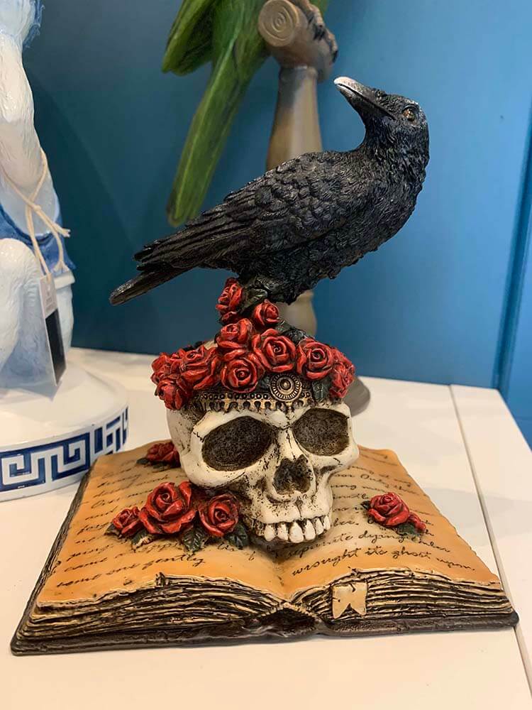 Gothic fantasy skull, Edgar Allan Poe, raven skull