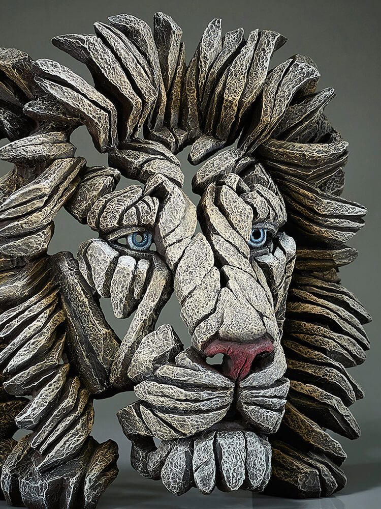 Edge Sculpture Lion Bust