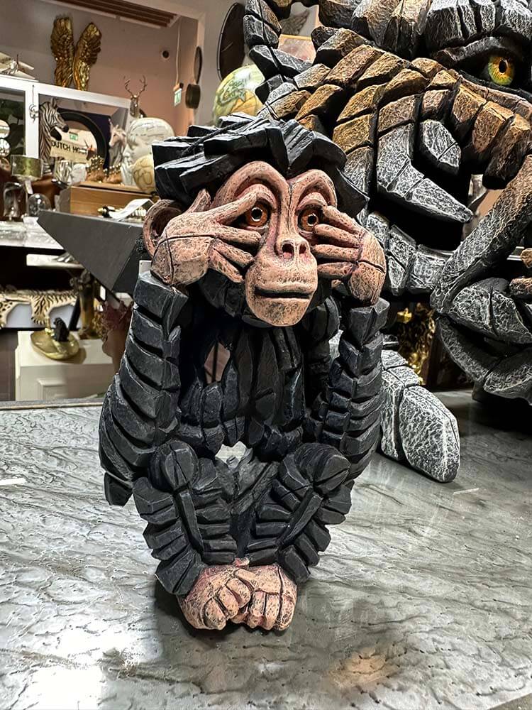 Edge Sculpture Baby Chimpanzees See no Evil, Hear No Evil, Speak No Evil Three Wise Monkeys 