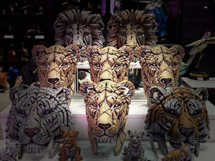 Yuna the lioness bust, edge sculpture big cats, Dutch Hospital