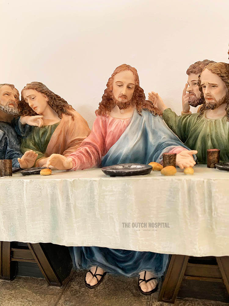 Replica of one of the world’s most famous artworks, Leonardo da Vinci’s The Last Supper. A detailed reproduction perfect for home decor, religious displays, or collectors.