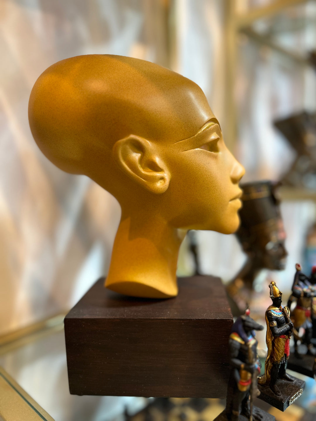 Amarna, Egypt princess statue, Original bust of the Egyptian pharaoh Akhenaten