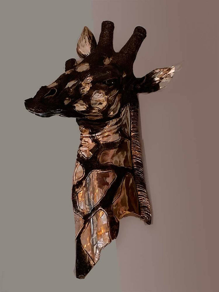 Decorative wall art of a giraffe 