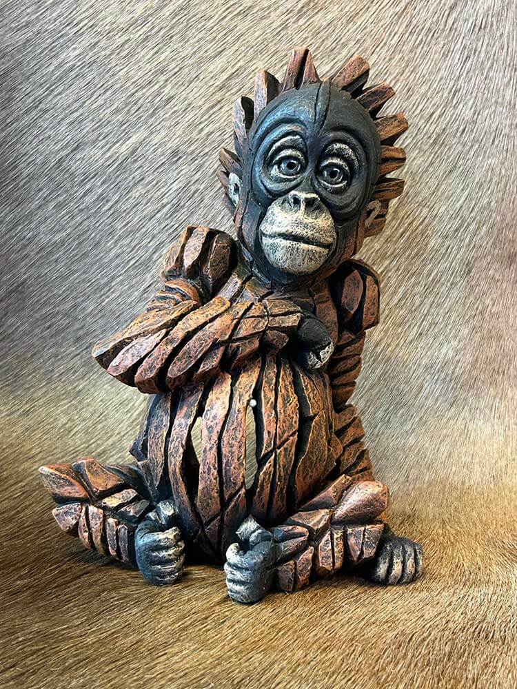 Orangutan and baby, Edge Sculpture Baby Orangutan