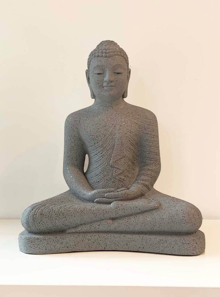 Stunning Buddha statue with a stone-effect finish in elegant grey, combining beauty and serenity for any décor or meditation space