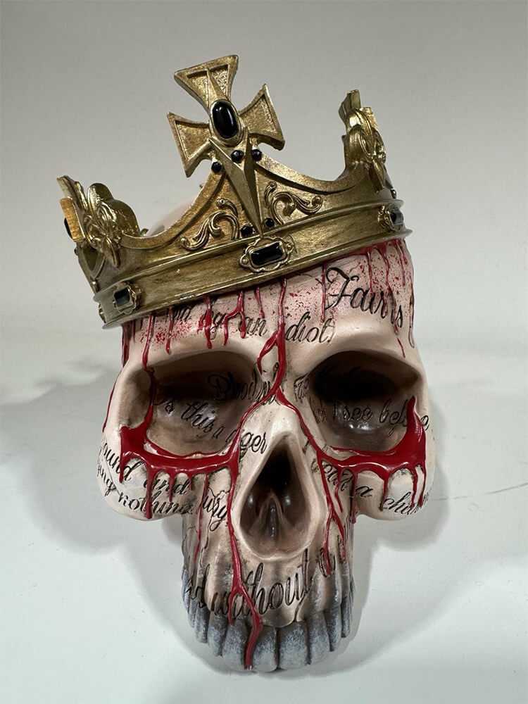 Macbeth Skull with blood dripping and crown 