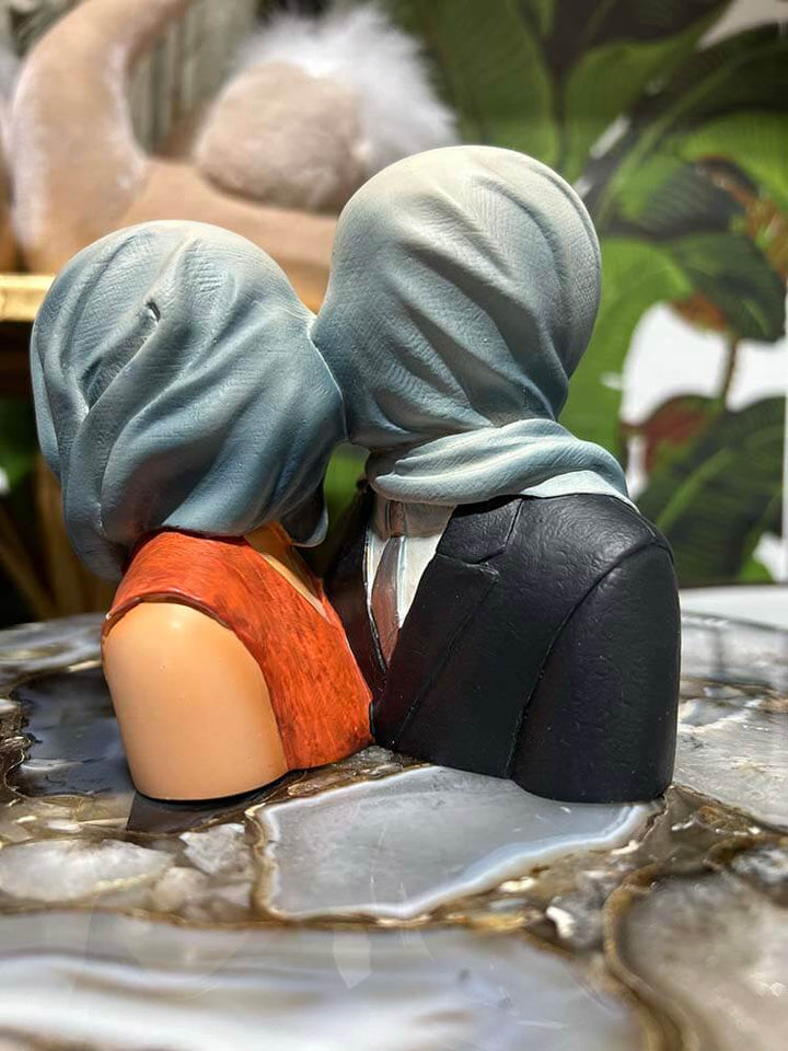The Lovers "Les Amants" René Magritte decorative figure