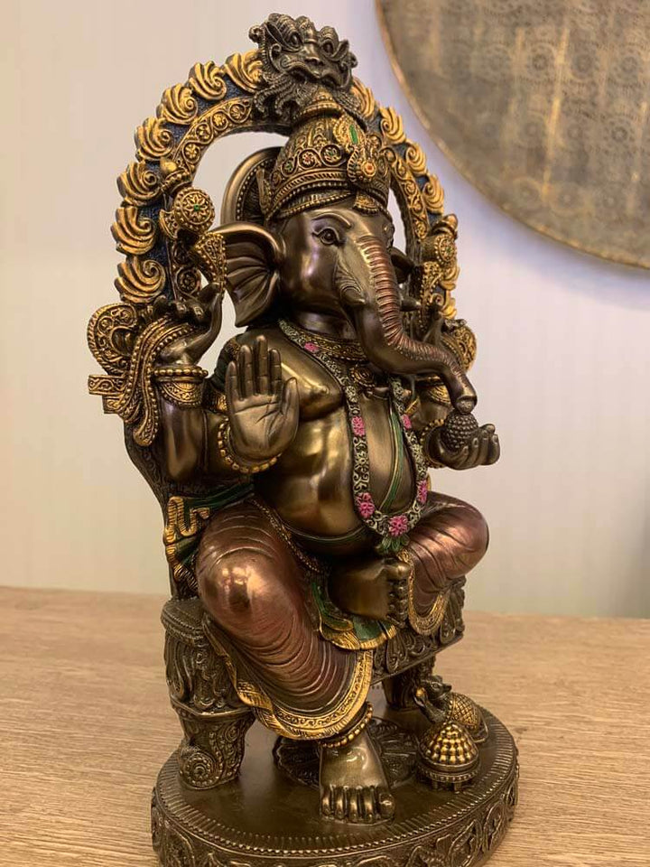 Buddhist Thailand, Ganesha, Hindu god, elephant headed god 