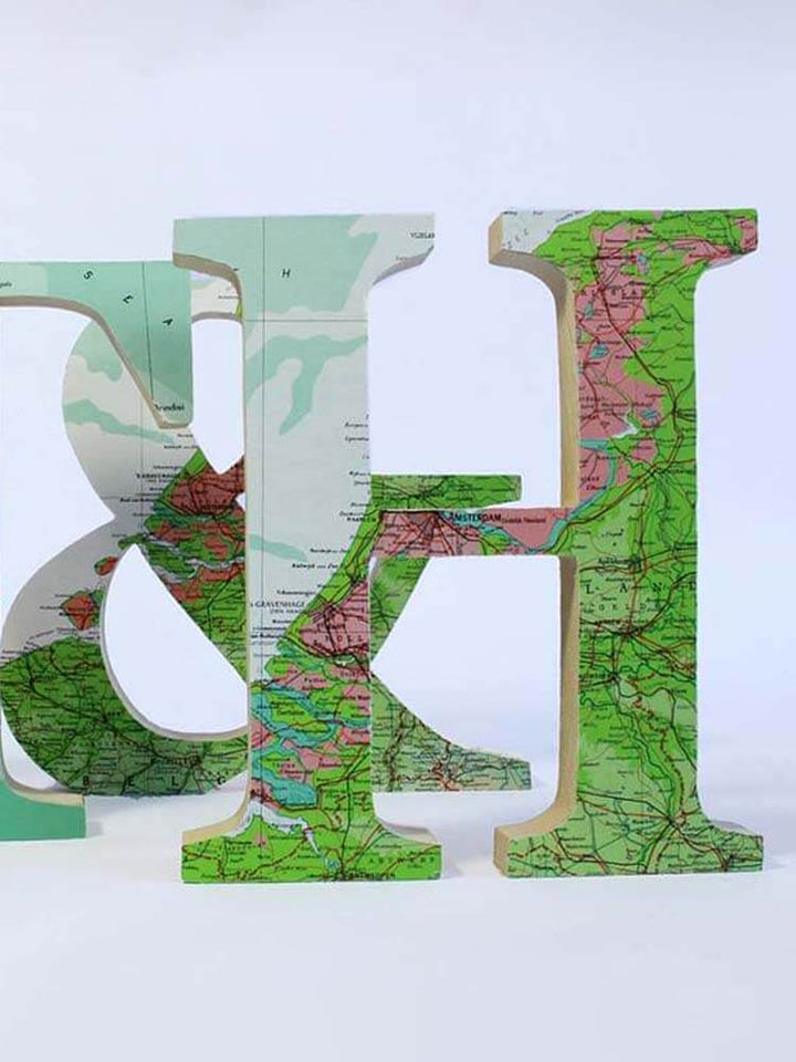 globe trotters gift ideas, armchair travellers, a meaningful anniversary gifts