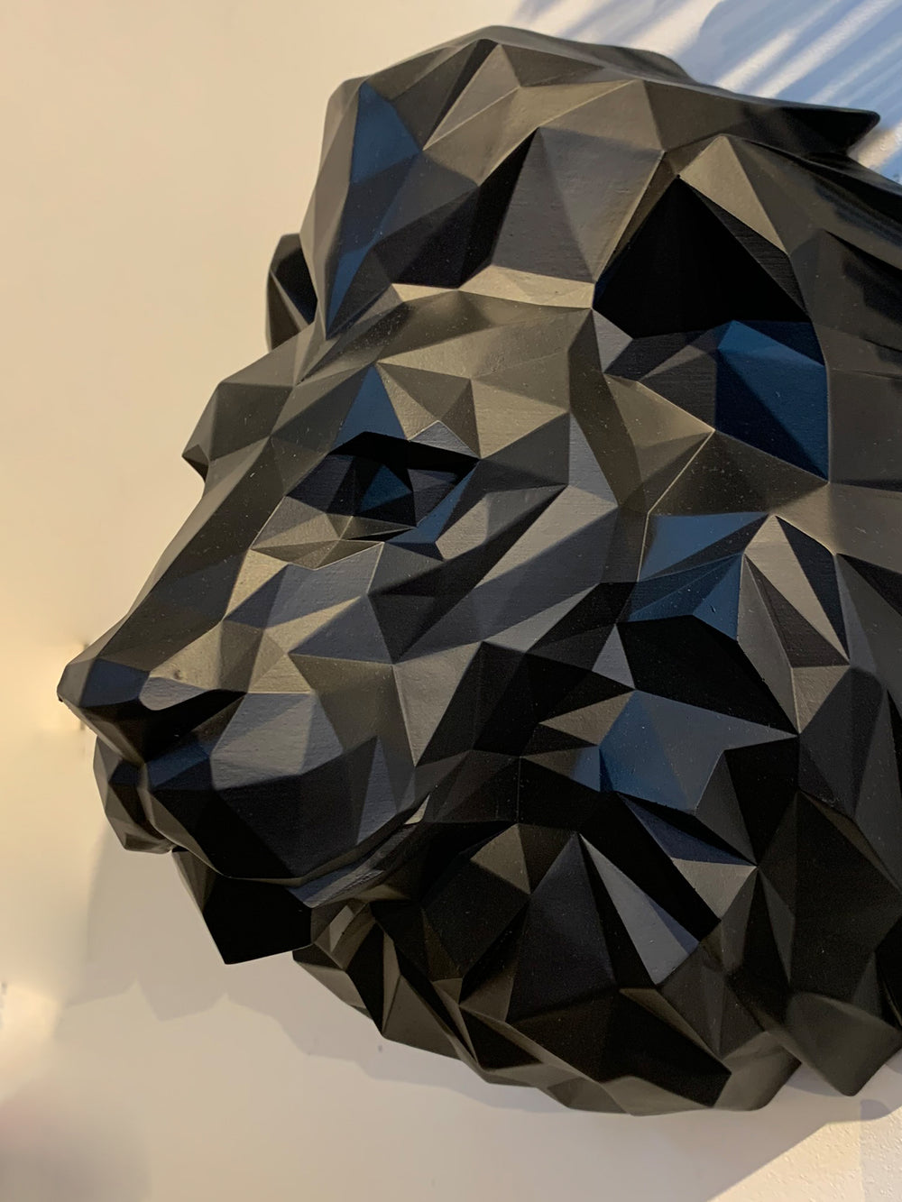 Black origami lion wall head 