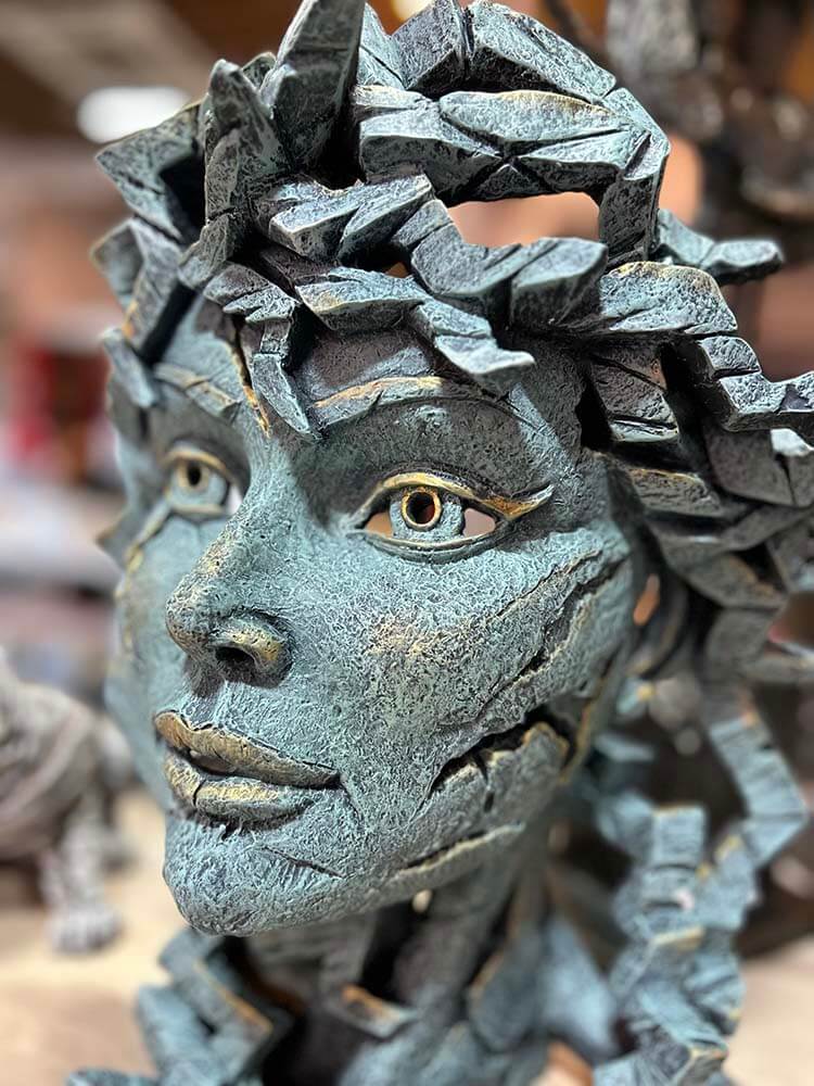 Venus bust statue, Edge Sculpture
