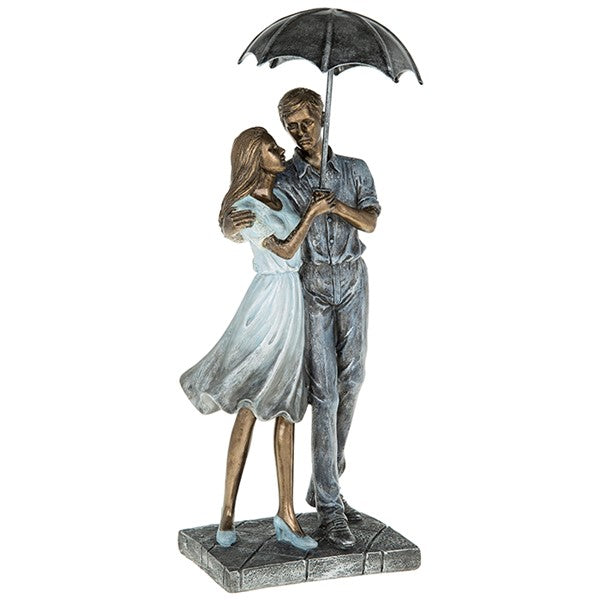 Sculptures: Rainy Day Lovers, Couple