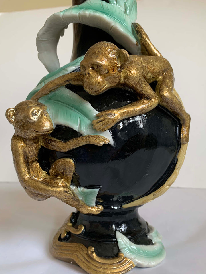 Gold monkey, Golden monkey vase
