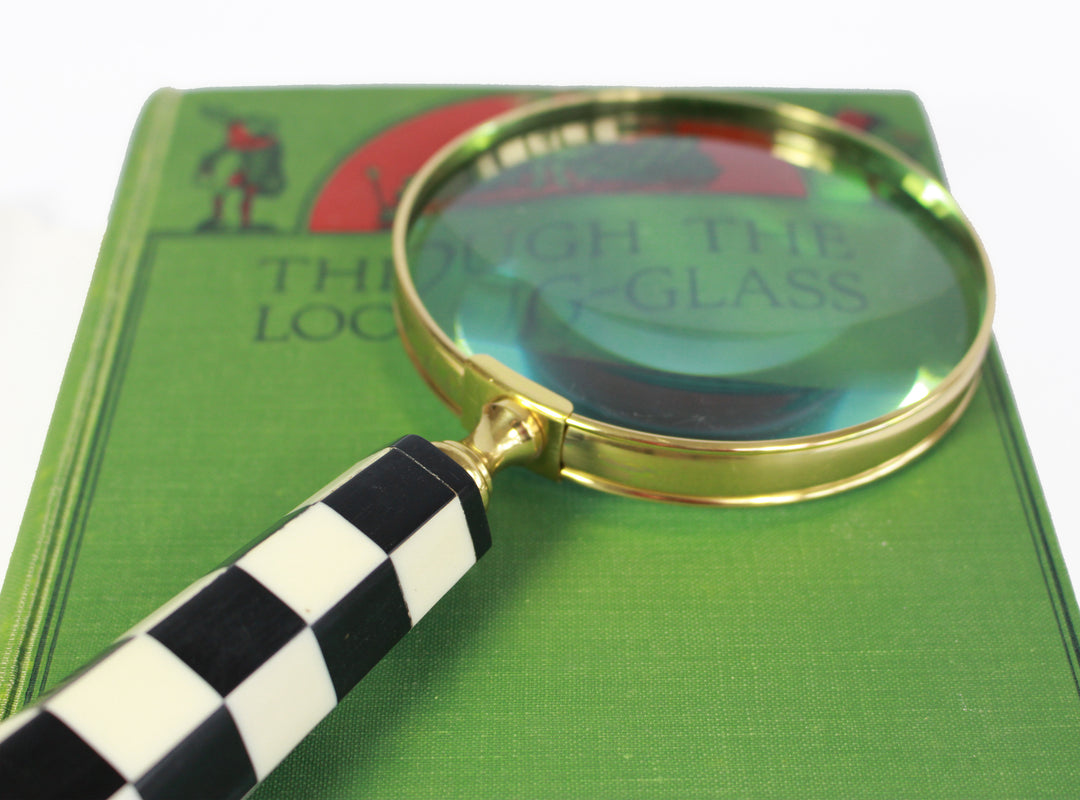 Magnifying Glass, Alice In Wonderland Vintage Black & White Stripped Handle Magnifier