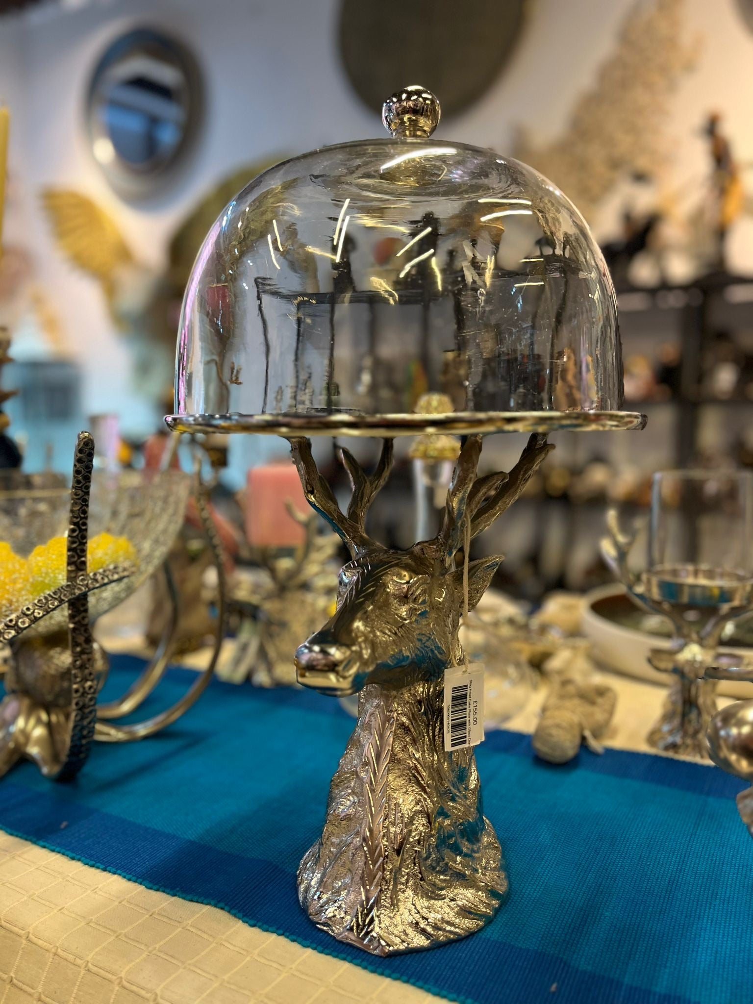 Silver Stag Head Cake Stand with Glass Dome, 50cm – Dutch Hospital Luxury  Lifestyle