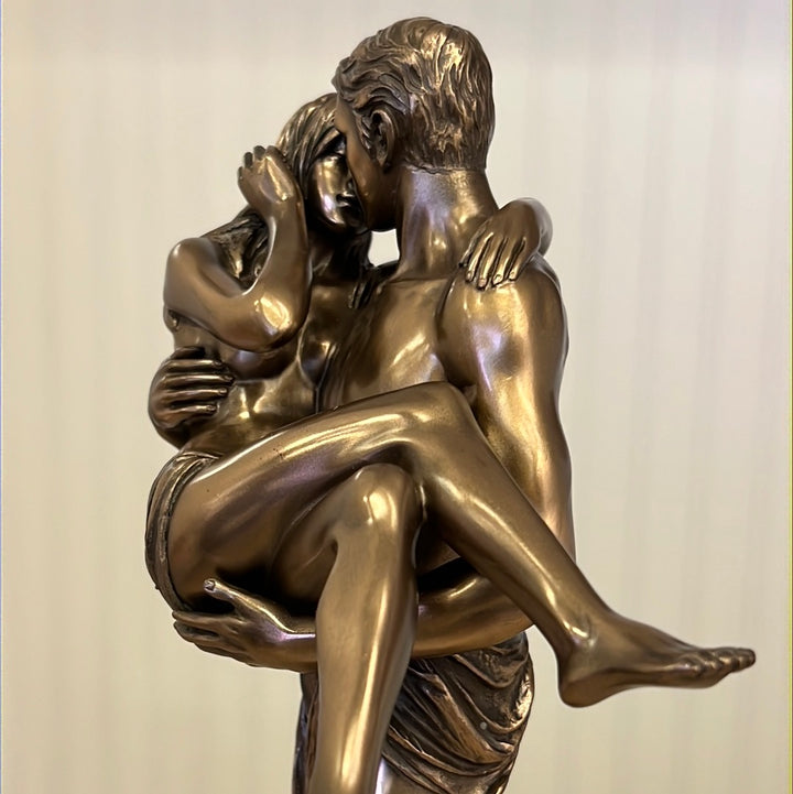 Sculptures –  Lovers  Figuring