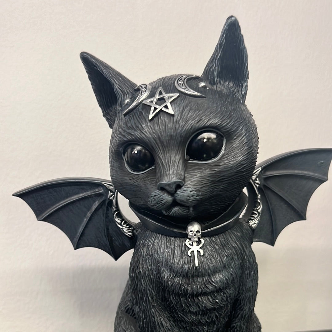 Cat Figurine - Malpuss